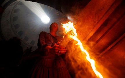 Шокиращата истина за свещения огън в Йерусалим (Йерусалим) Шокиращата истина за свещения огън в Йерусалим