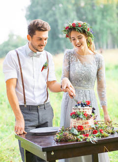 Стилна Сватбена Кристина и Игор се проведе през август в малък кръг от близки приятели и роднини,