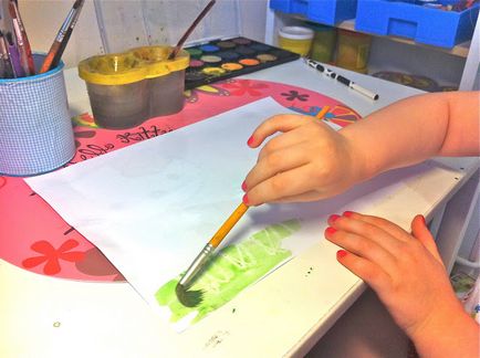 Apple и ябълка рисуване деца - Технология свещ акварел или тайни снимки