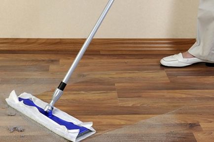 линолеум с миенето като актуализация в дома, се грижат за пода и най-добрият на терена, почистване и