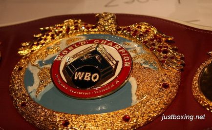 Шампионат колани в WBA професионалния бокс, WBC, IBF, WBO, видео гледат онлайн боксови легенди (шампион) Шампионат колани в професионалния бокс версия WBA, WBC, IBF, WBO, видео гледат онлайн боксови легенди