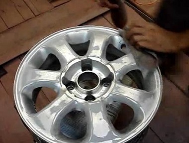 Как да рисувате автомобили дискове сам
