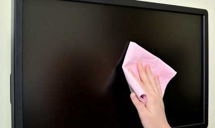 В почистете екрана лаптоп у дома - експертни съвети