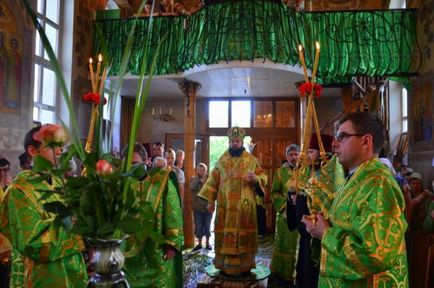 Какво означават цветовете на одеждите на свещениците, православен живот