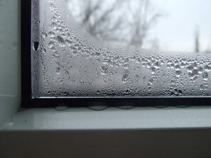 Какво да се прави до прозореца през зимата не замръзва инструкциите за видео монтаж с ръцете си, особено