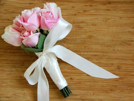 Цветя за вида сватбен букет, стойност, включва селекция