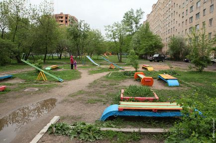 Playground (площадка на открито за деца) игрище