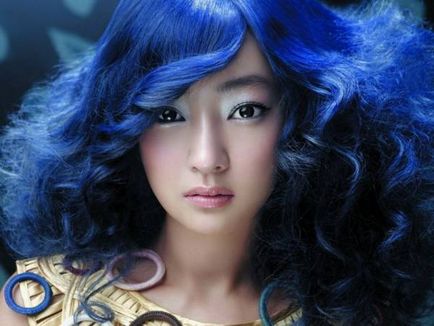 Blue коса - изключителна романтика обратно в модата (цвят на косата в синьо) Blue коса - изключителна романтика отново е на мода