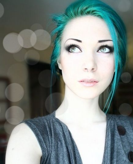 Blue коса - изключителна романтика обратно в модата (цвят на косата в синьо) Blue коса - изключителна романтика отново е на мода
