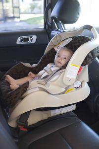 Как да се транспортира новородено от болницата в кола