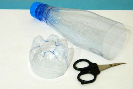 Красива ваза от пластмасова бутилка с ръцете си (снимка)