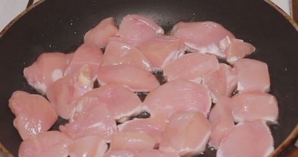 Пилешки в сметанов сос (чесън, гъби) рецепти