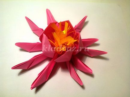 Lotus в техниката на оригами със собствените си ръце