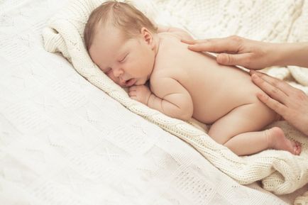 Масаж за бебета у дома 11 на правилата и методите, противопоказанията, видео