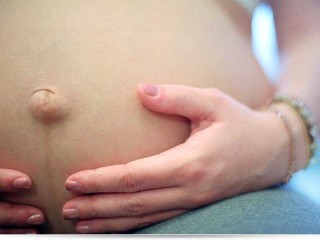 Защо бременност пъпа стърчи