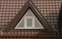 Петкамерна ПВЦ дограма - предимства и разполага с дизайн 5-камерна, на прозореца на къщата