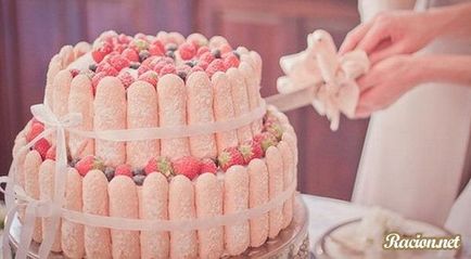 Рецепта как да се пекат сватбена торта със собствените си ръце у дома