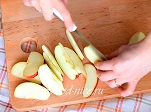 Шарлът с ябълки - рецепта със стъпка по стъпка снимки
