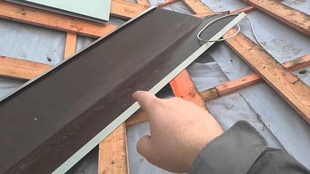 Полагане метална стъпка-по-стъпка на покрива с ръце