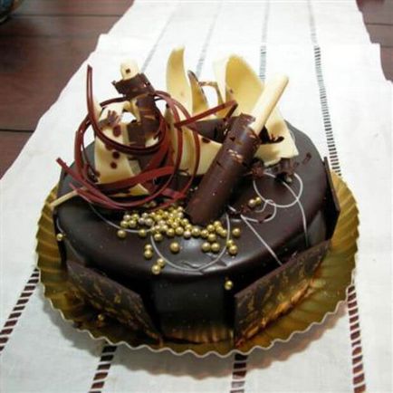 Декорация за тортата с ръцете си от шоколад