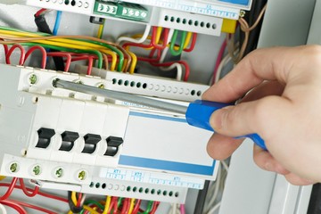 Инсталиране на автоматична телефонна централа в селекция, монтаж, свързване (свързване на диференциално автоматична телефонна централа) Инсталиране на автоматична телефонна централа в селекция, монтаж,