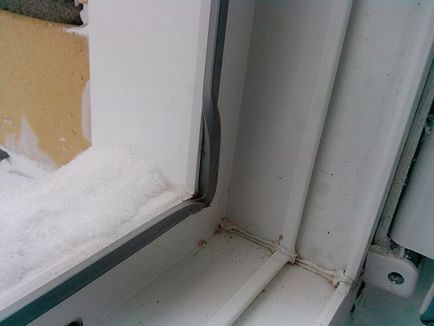 Топлоизолация на пластмасови прозорци през зимата със своя водач ръце