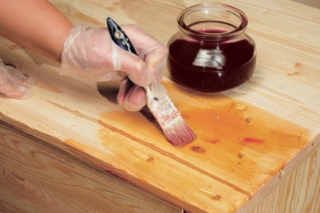 Възможности за средства за боядисване декинг дъски от лиственица