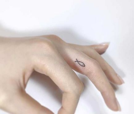 15 Идеи малка деликатен татуировка дизайни за момичета