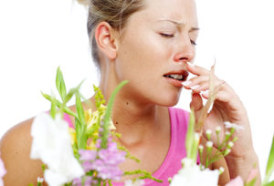Алергични оток на лицето, Причини, симптоми и лечение