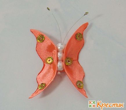 Butterfly в областта веднъж kanzashi майсторски клас 3