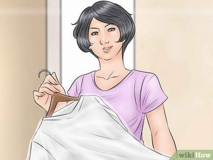 Как да се отървете от миризмата на мухъл по дрехите