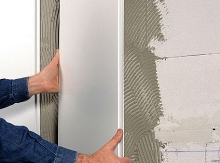 Как да се залепи PVC панел на стената с течни пирони
