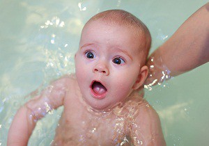 Как да се къпе новородено бебе през първите препоръки време за родителите