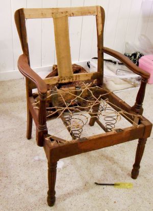 Как да се актуализира един стар стол с ръце
