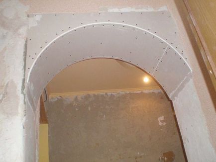 Как да се украсяват арката в апартамента само с помощта на най-добрите материали