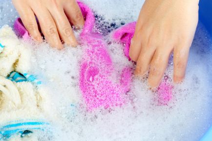 Как да се измие калъпа дрехите у дома