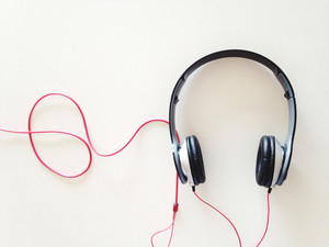 Как да се почисти слушалките от сярата - жена и ден