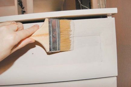 Как да рисувате мебели от дървесни частици със собствените си ръце у дома