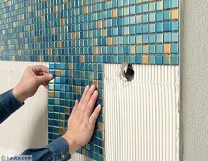 Как да се сложи мозайка на стената