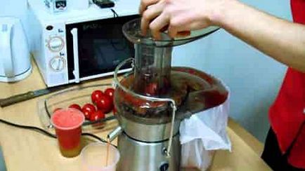 Как да се подготвите доматен сок домати у дома