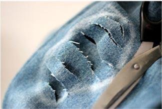 Как се прави дупка в джинсите
