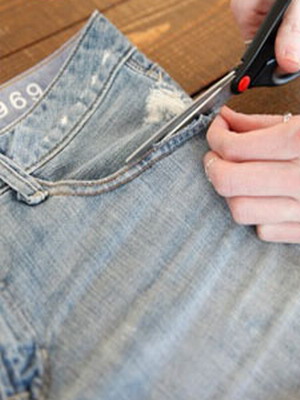 Как да си направим модерни дънкови шорти с ръцете си скъсани красиви модели
