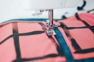 Как да шият един прост възглавница себе си