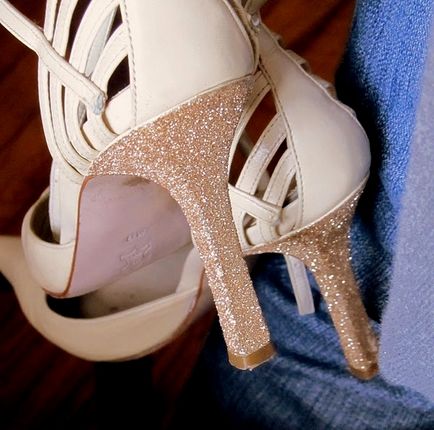 Как да украсят обувки, балет апартаменти и сандали