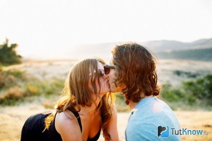 Как да получите човек да го целуне