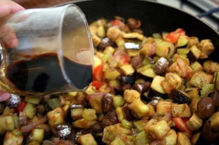 Caponata патладжан (caponata ди melanzane) - италиански хранителни рецепти