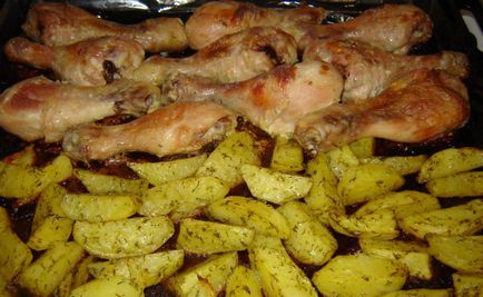 Картофи с пилешки бутчета, задушени в multivarka - всичко за multivarka