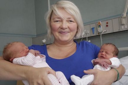 Когато майката на две двойки близнаци дойде в болницата, лекарите отнемаха силата на словото