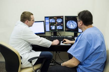 Компютърна томография на главата, която показва подготовка CT е направено, противопоказания