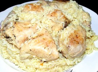 Пиле в сметана рецепта пиле яхния в заквасена сметана с чесън